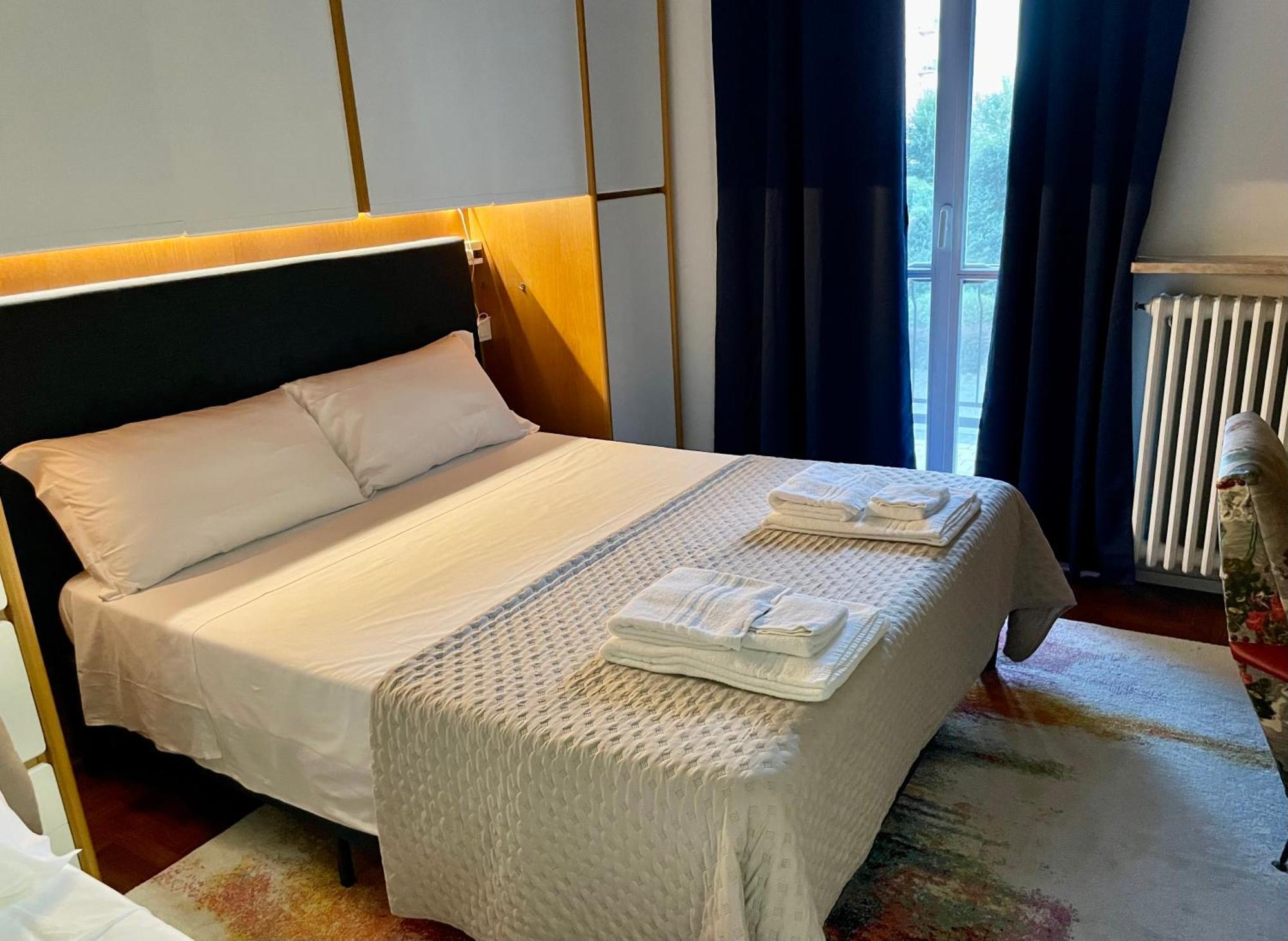 149 Borgo Ticino Suite Attico Di Lusso Con Terrazzo E Parking Privato Pavia Bagian luar foto